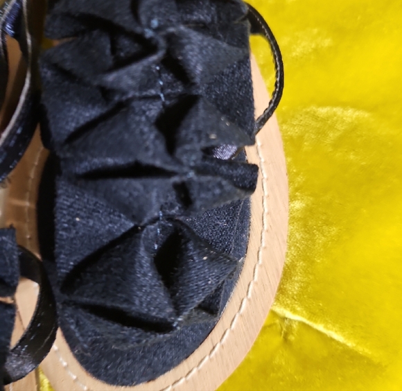 Stuart Weitzman Navy/Midnight Blue and Tan Ruffle Sandals - Picture 9 of 10